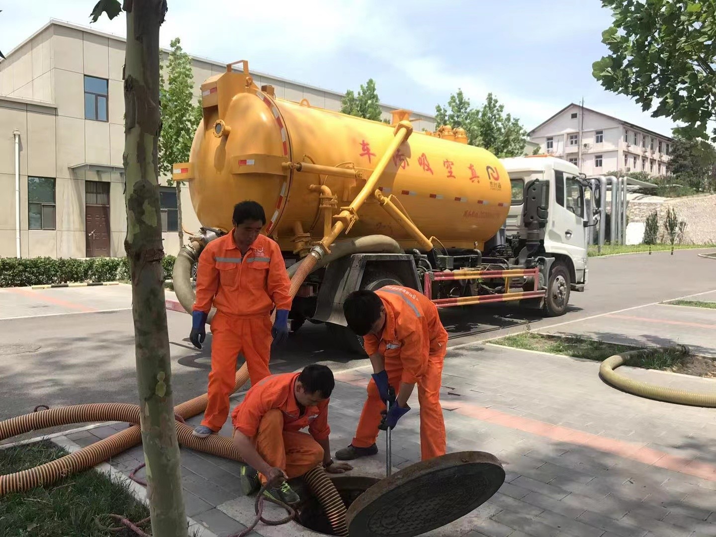 浉河化粪池清理与5-8吨吸粪车施工效率分析